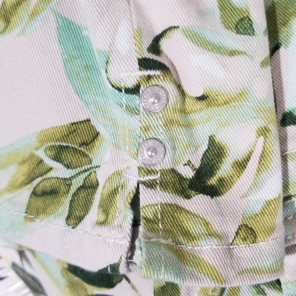 Capris - Picture 5 of 5